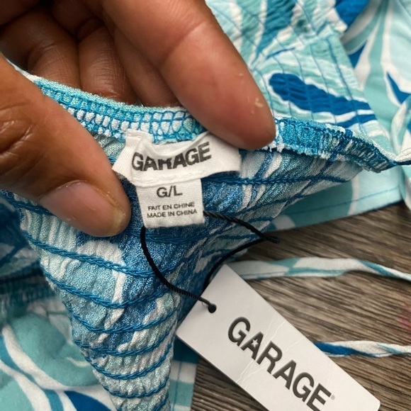 Garage Women's Blue Halter Keyhole Top Large 
NWT - Picture 4 of 7